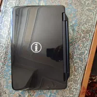 یک دستگاه لپتاپ DEll