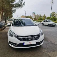 آریزو5مدل 1402سفید|خودرو سواری و وانت|یزد, |دیوار