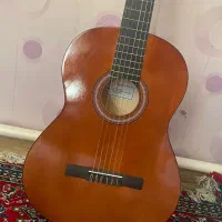 گیتار فندر سالم و نو همراه کیف