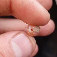 مهره عقیق کهنه|کلکسیون اشیاء عتیقه|هشتگرد, فاز ۳ مهستان|دیوار