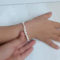 عروسک و دسبند