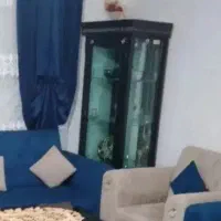 تعدادی لوازم|پادری|میانه, |دیوار