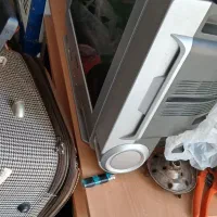 تلوزیون سامسونگ اصل بدونه اشکال با میز تلویزیون