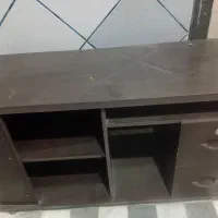 میز تحریر وکامپیوتر