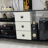 میز تلویزیون کاملا سالم بدون خط و خش