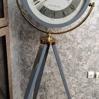 ساعت ایستاده