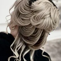 تخفیف میکاپ شینیون دکلره مش فیبروز|خدمات آرایشگری و زیبایی|اردبیل, |دیوار