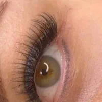 آموزش کاشت مژه و لیفت ابرو‌. رنگ‌مو بالیاژ امبر|خدمات آرایشگری و زیبایی|بروجرد, |دیوار