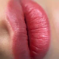 مدل برای هیر استروک تکتیک جدید برای ابرو
