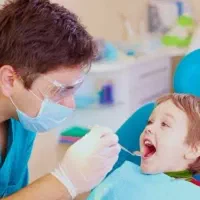 دستیار دندان پزشک خانم