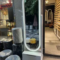 آینه ایستاده چراغدار|بوفه، ویترین، کنسول|اصفهان, محله اسلامی|دیوار