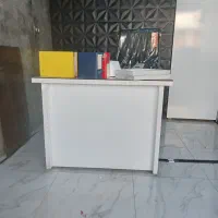 فروش میز مدیری و منشی در حد نو با شیشه