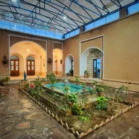 بومگردی اقامتگاه سنتی سوییت اجاره ی باغ کویر ورزنه