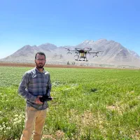 سم پاشی با پهپاد|خدمات باغبانی و درختکاری|میناب, |دیوار