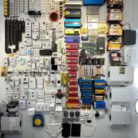 فروش ویژه انواع محافظ برق تکی، سیم دار و پریزی|سایر لوازم برقی|تهران, لاله زار|دیوار