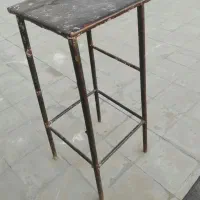 چهار پایه آهنی