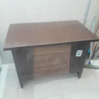 صندلی جک دارنوع  میز تحریر ترو تمیز در حدنوع|میز تحریر و کامپیوتر|ری, علایین|دیوار