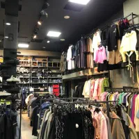 با سلام به دو فروشنده خانم  وآقا نیازمندیم