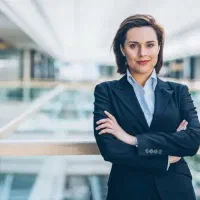 مدیر داخلی، منشی، مدیر فروش و تیم جذب (خانم)