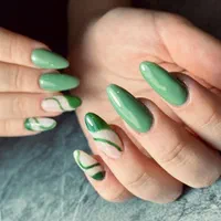 کاشت ناخن|خدمات آرایشگری و زیبایی|شاهین‌شهر, حافظ شمالی|دیوار