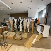 رگال و مانکن و تجهیزات فروشگاه پوشاک