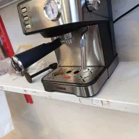 یک دستگاه قهوه ساز NDVA