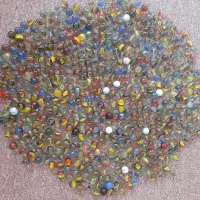 تیله رنگی