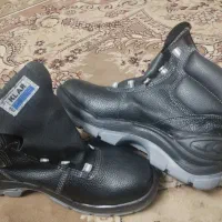 کفش کار پنجه فولادی