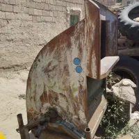 یک عدد خرمن کوب سالم... وگاو آهن قرمز وسالم