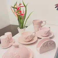 سرویس کامل ۲۴ پارچه صبحانه خوری صورتی نقش برجسته