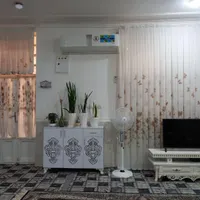 پرده و پشت دری