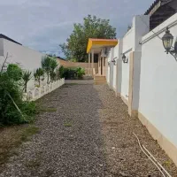 به ۲ کارگر ساده در گلخانه