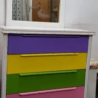 میز آرایشی، یا دراور