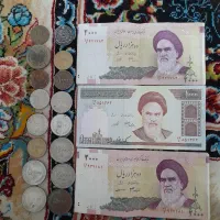 تعدادی پول و سکه