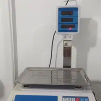 ترازو محک۵۰ک نو درحد از تاریخ تولیدومصرف مشخصه