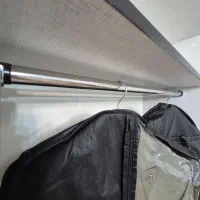 کتابخانه و کمد لباس