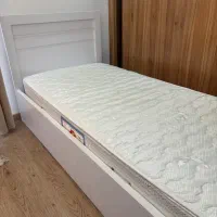 تخت خواب یه نفره در حد نو