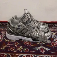 کتونی آدیداس|کیف، کفش، کمربند|پرند, فاز ۶|دیوار