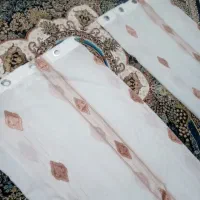 یه جفت پرده ی پانچ کاملاً سالم و سرحال