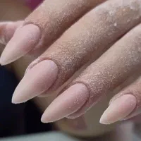 کاشت و ترمیم ناخن با تخفیف ویژه تا پایان فروردین