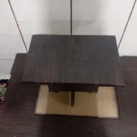 یک عدد میز و4عدد عسلی کوچک