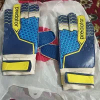 دستکش دروازه بانی مدل predator