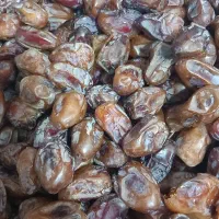 خرمای پاک کرده خوردن