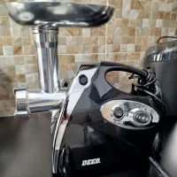 چرخ گوشت و چای ساز هردو نونو هستن