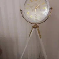 ساعت چوبی سالم در حد نو فقط ۱۶۰۰ تومن بفروش میرسد|ساعت دیواری و تزئینی|سبزوار, طبرسی (جعفرآباد)|دیوار