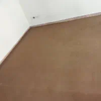 ۲ تیکه موکت کرم در ابعاد ۱۵ و ۹ متری ۱۳۰ هزار