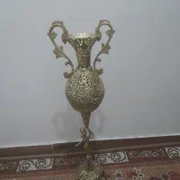 گلدان پایه دار برنز
