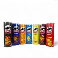 کارگر ساده  اقا برای کارخانه‌ چیپس