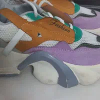 کتونی الماس زیبا|کیف، کفش، کمربند|قم, قلعه یزدیها|دیوار