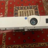 ویدیوپرژکتور Hitachi بسیار تمیز و کم کارکرد|تلویزیون و پروژکتور|تهران, هوانیروز|دیوار